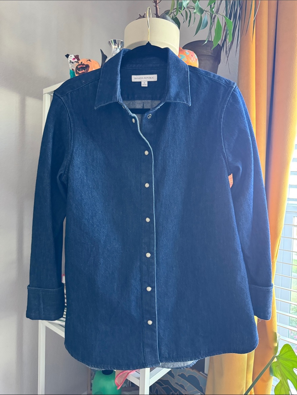 Banana Republic Women's Dark Indigo Denim Snap-Front Shirt size small